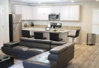 Kings and Queens Empire. has Balcony rooms