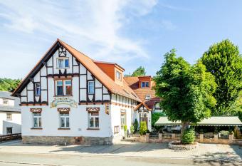 Gasthof und Pension Frankenthal allows 18 year olds to book a room