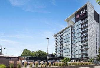 Best Western Plus Gatineau-Ottawa Downtown has Balcony rooms