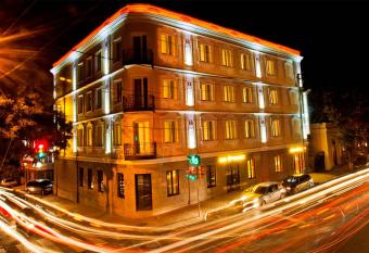 Hotel ZP Palace allows 18 year olds to book a room