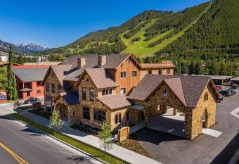 Elk Country Inn allows 18 year olds to book a room