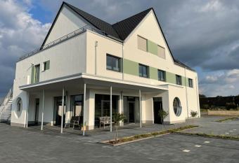 G  stehaus Vondey allows 18 year olds to book a room