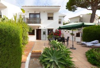 La Casa Chica has Balcony rooms
