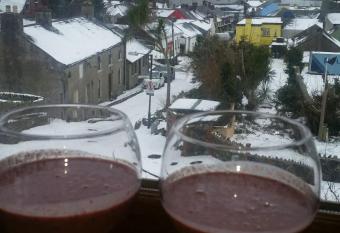 Carlingford Mountain and Sea Views has Balcony rooms