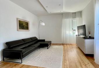 Giada uno has Balcony rooms