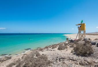 Playa Paraiso 7 allows 18 year olds to book a room