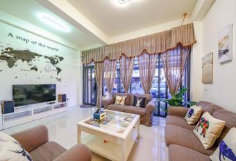 Jenny Inn has Balcony rooms