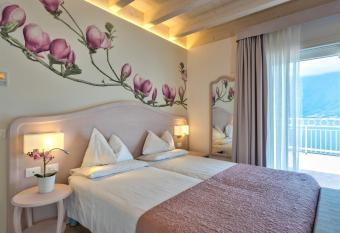 Hotel Riviera Panoramic Green Resort has Balcony rooms