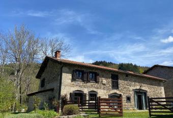 La Vaisse allows 18 year olds to book a room