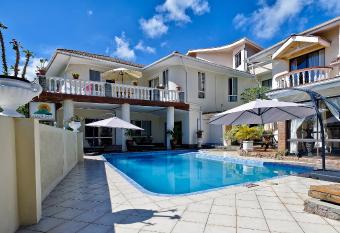 Carana Hilltop Villa has Balcony rooms