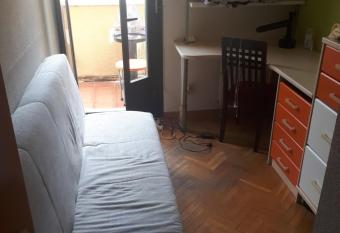 Habitaci  n independiente en casa compartida has Balcony rooms