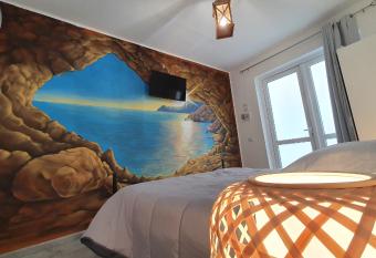 Fly Bed - Milano Malpensa Airport has Balcony rooms