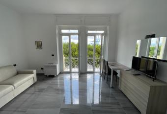 Summer has Balcony rooms