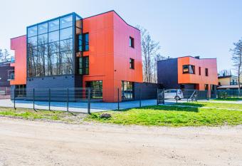 Orange Holiday has Balcony rooms