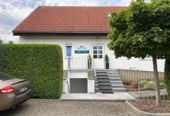 Eastside-Apartment OG has Balcony rooms