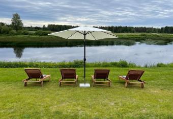 Hirsihuvila Kalajoen rannassa has Balcony rooms