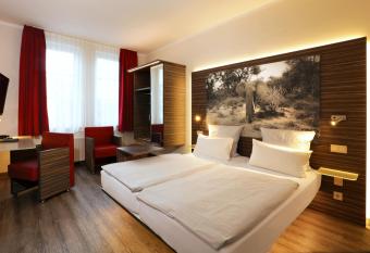 Gieschens Hotel allows 18 year olds to book a room