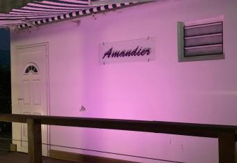 G  te de charme moderne et reposant - KAZ A BIBI - SPA & SAUNA allows 18 year olds to book a room