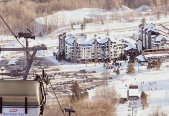 H  bergement Mont-Ste-Anne Condos has Balcony rooms