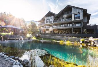 THE MATTHEW - Copper Lodge has Balcony rooms