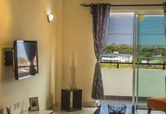 Kisumu Rossy Apartment -3 Large Beds, Good For Families and Groups, Very Big House has Balcony rooms