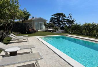 Villa Iiulia has rooms with a private hot tub