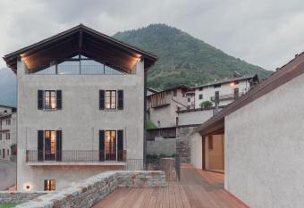 Agriturismo Olmo has Balcony rooms