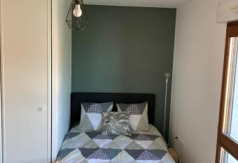 Tr  s beau studio cosy z  nith saint etienne allows 18 year olds to book a room
