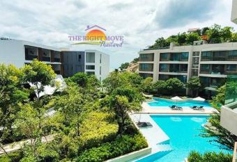 Veranda hua hin has rooms with a private hot tub