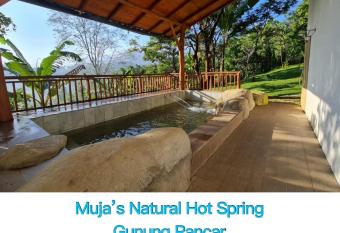 Villa Muja has Balcony rooms