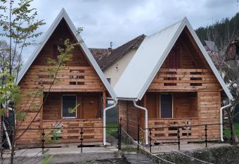 Kamp Bungalovi Sase drvena kuca has Balcony rooms