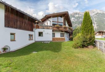 Panorama Lodge Leutasch mit Sauna has Balcony rooms