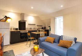 Le Saint Just Appartement T2 Centre Historique Rodez allows 18 year olds to book a room