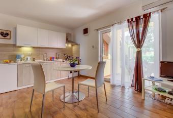 Apartments Petra has Balcony rooms