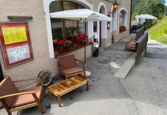 Gasthaus Edelweiss allows 18 year olds to book a room