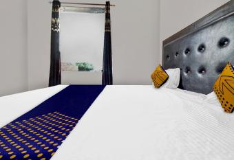 SPOT ON Hotel Ansh Palace allows 18 year olds to book a room