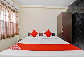 OYO 82075 Chintamani Inn Service Apartment allows 18 year olds to book a room
