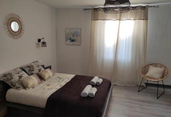 Chez Dany allows 18 year olds to book a room