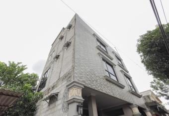 KoolKost Syariah near Universitas STAN allows 18 year olds to book a room