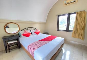OYO Flagship 90644 Cottage Nalendra Nuansa Nusantara allows 18 year olds to book a room