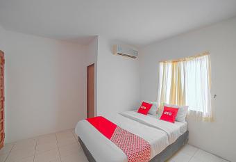 OYO 90637 Rumah Ni Karo allows 18 year olds to book a room