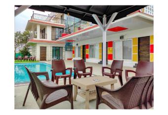 LuxPour 6BHK has Balcony rooms