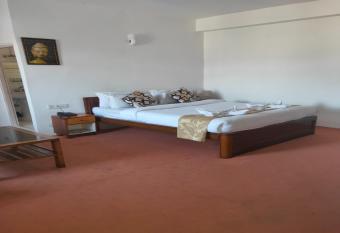 OYO Denzong Regency allows 18 year olds to book a room