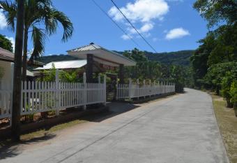 Rising Sun Guesthouse has Balcony rooms