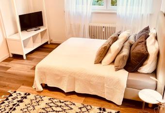 G  stehaus zur Uni Klinik Exklusives Apartment mit K  che und Badezimmer has Balcony rooms