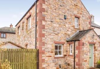 Stunning Lake District Cottage has Balcony rooms