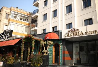 Gloria Suite Hotel has Balcony rooms