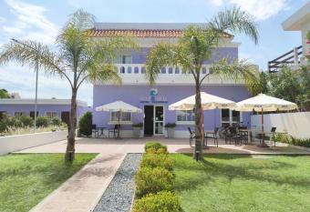 Mar y Arte has Balcony rooms