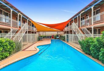 Quest Yelverton Kalgoorlie allows 18 year olds to book a room