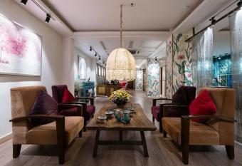 Asian Ruby Center Point Hotel & Spa allows 18 year olds to book a room